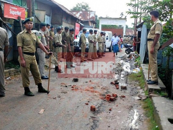 Political clash in Tripura flood relief camp : stone pelting injures flood refugees